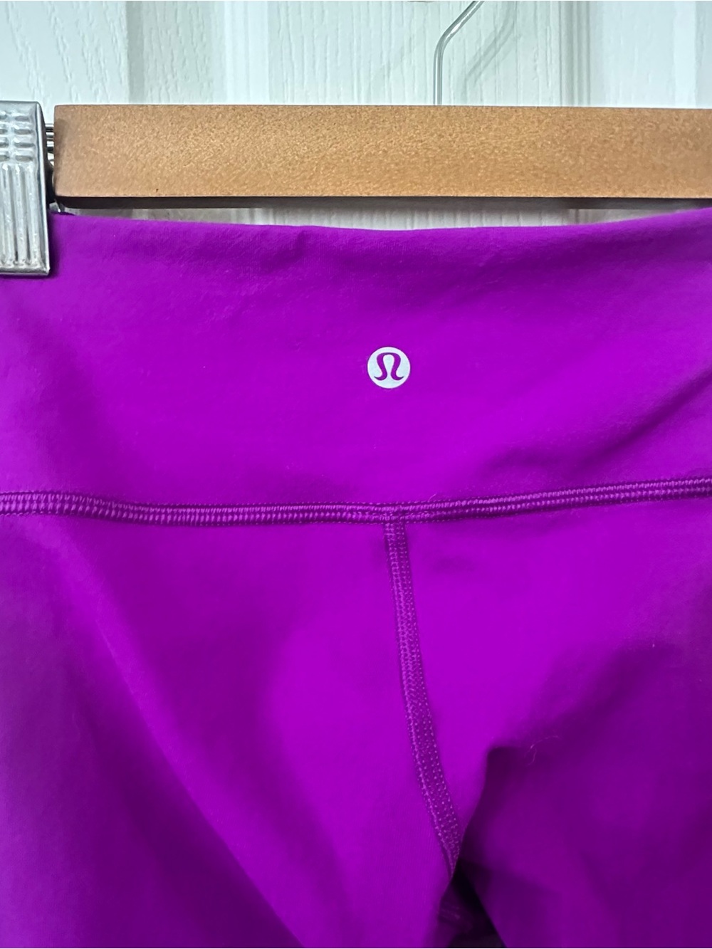 Lululemon Wunder Under Cropped Leggings, size 6 - Picture 2 of 4